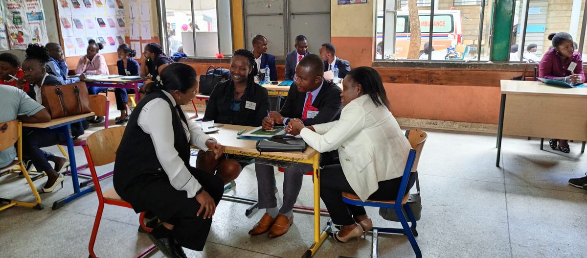 SchoolofLawKE's tweet photo. Our ATP and PTP students during a legal aid clinic last Saturday at Ngei Primary School courtesy of CITAM Karen Church. The students, led by our lecturers, offered free legal advice to the community.
#Legalaidservice
#KSLstudents
#ATPstudents
#PTPstudents https://t.co/jZQjkk9GbF