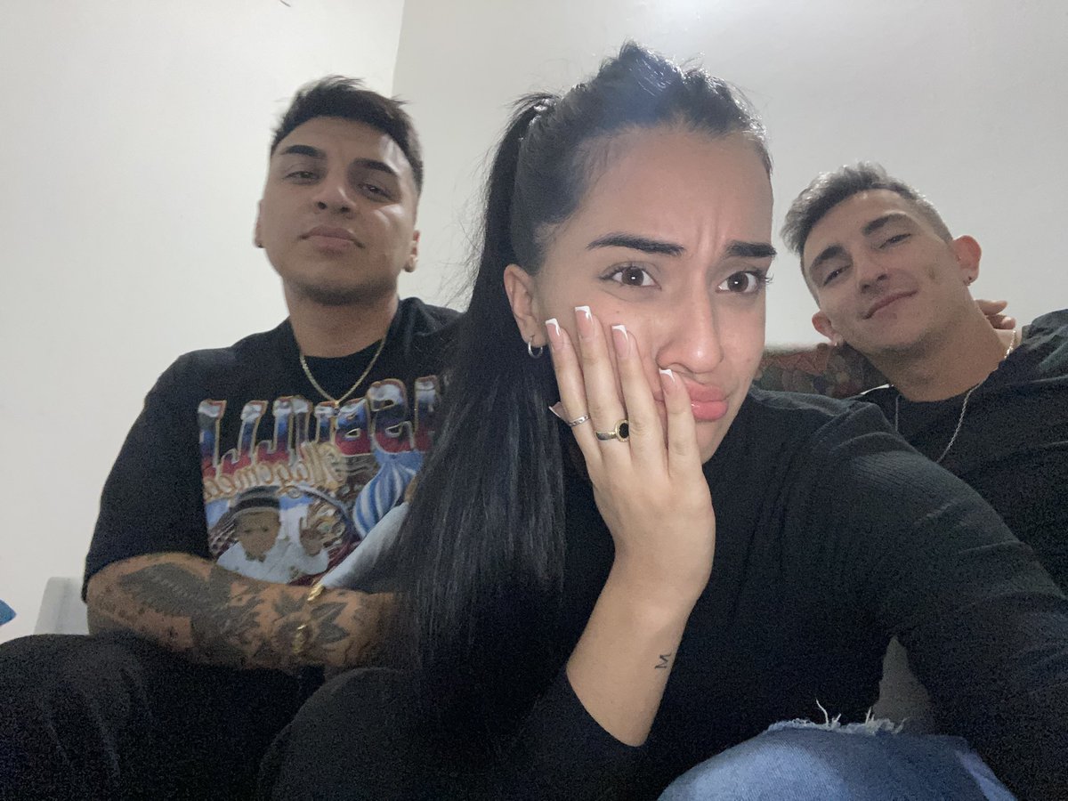 _martumiranda's tweet photo. nada más lindo que ustedes 🖤 https://t.co/SUHV82Rs0Q