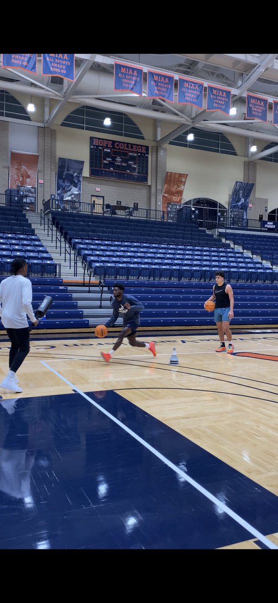 One of the best workouts I’ve had tonight w @leel__w &amp; <a href="/GGamsho/">hooper12</a> Good work tonight fellas! <a href="/coachmitch44/">Greg Mitchell</a>