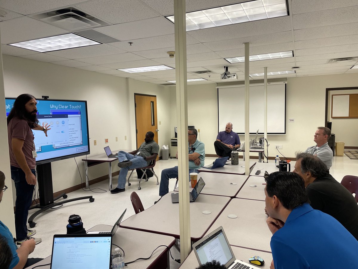 matadoredtech's tweet photo. Tech Team PLC #edtech #EdTechMonday https://t.co/qAkdrIl7bD