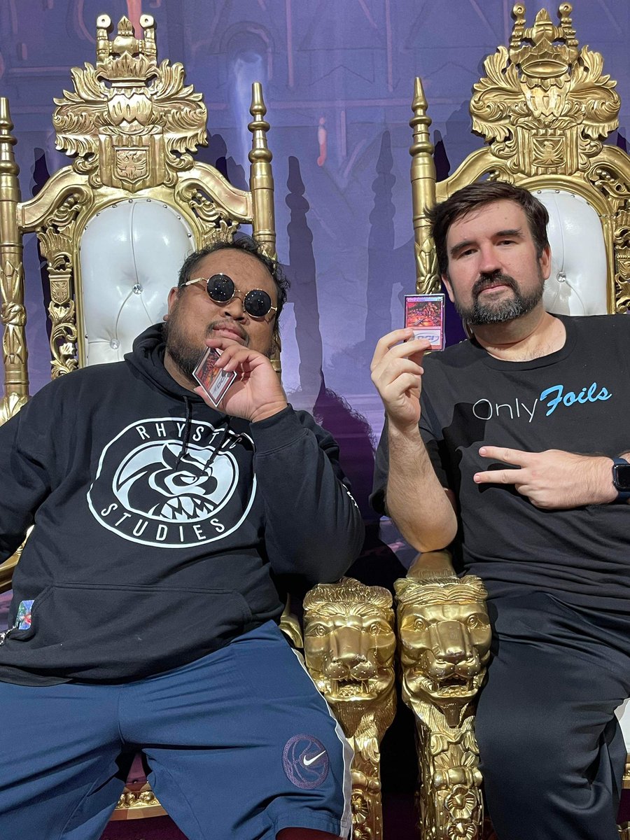 onlyfoilsmtg's tweet photo. Thank you #MagicConVegas for another wonderful chance to meet up with folks, play some games and get some new bling for the decks! #of4l #mtg #foils #crushingdebt https://t.co/vF7g1ZKY46