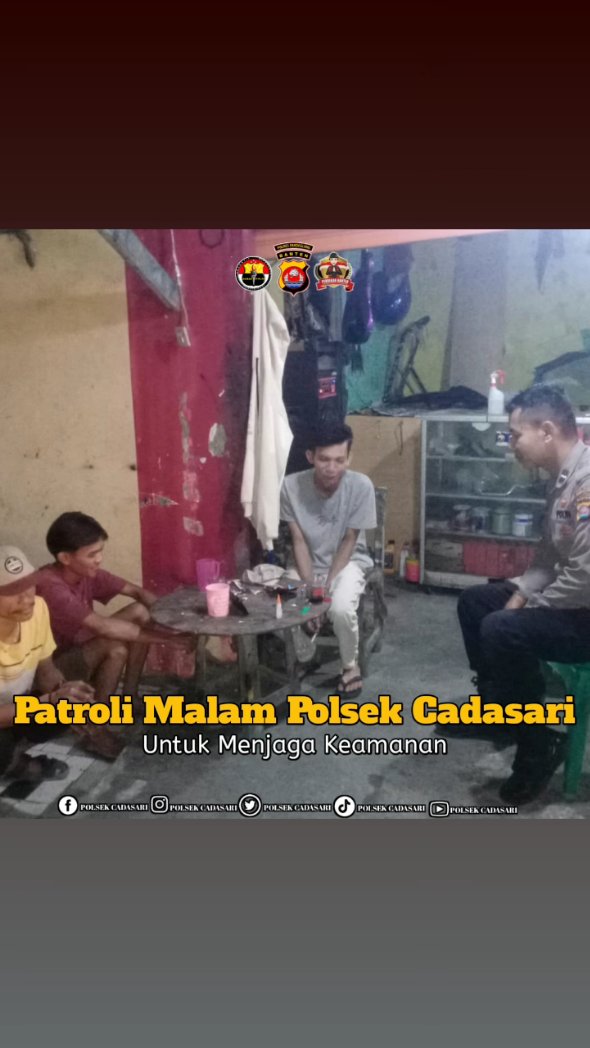 PolsekCadasari's tweet photo. Patroli malam hari adalah salah satu upaya dari  kepolisian Polsek Cadasari untuk memastikan bahwa wilayah hukum Polsek Cadasari  tetap aman dan kondusif . https://t.co/O7EzQXC1iO