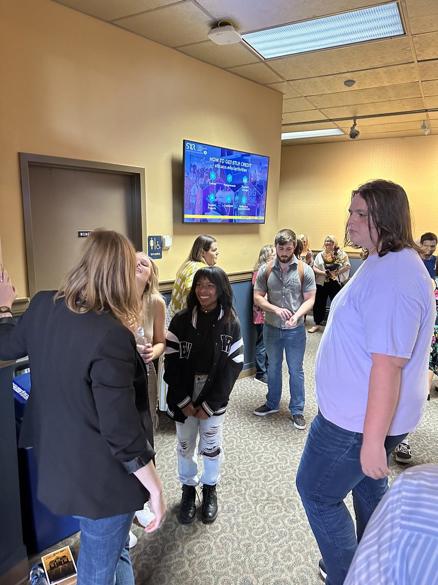 Emfarnham's tweet photo. Love it when I get to go see Alumni in shows, especially at my alma mater, UCO. Well done, my kiddos! You made me proud! @mustangtheatredept https://t.co/5iTJTihd2y
