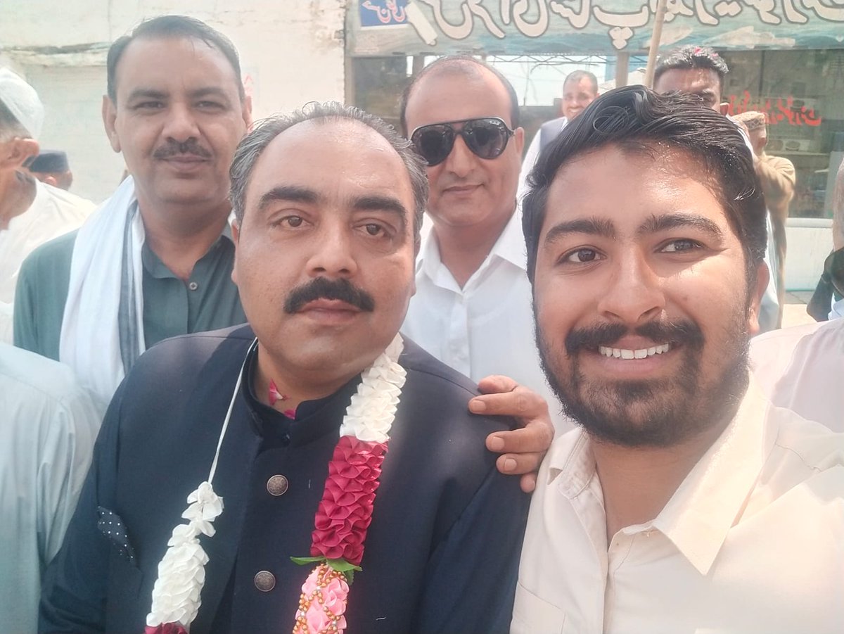 Happy Birthday @QasimMajid  bhai 
Wish you many more with a very happy and blessed life ahead 
Hope your special day, brings you all that your heart desires!
Stay Blessed!
@LatifAkbarAJK @MWaleedCh1 @sahibzada_z @Ashfaq_Zaffar_