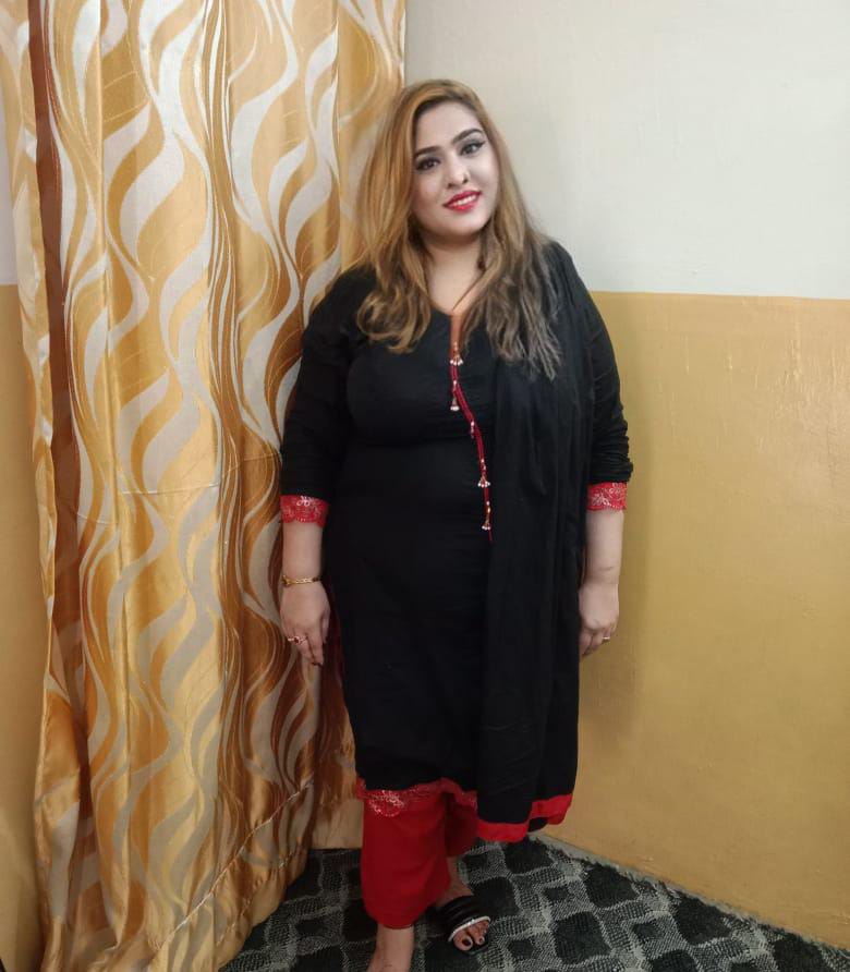 FemaleRwp's tweet photo. Hi frndx female available from rawalpindi with safe place jo abi askay wohi call karen thanks 03488193495 
15k charges hy only day time available hain https://t.co/Ch0KSfC6sT