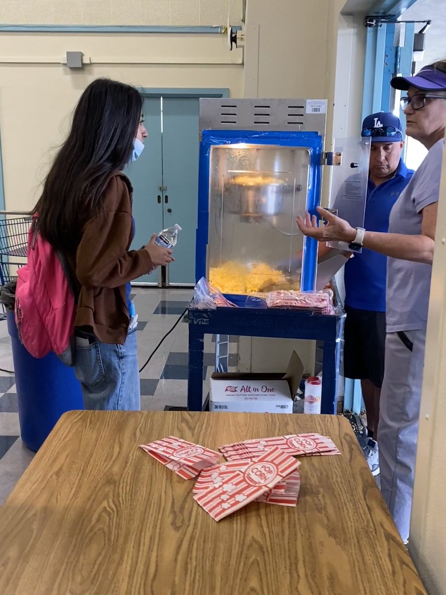 cpms_explorers's tweet photo. Ms. Cornell and Mr. Gomez host the 8th grade 5-Week Eligibility event, The Social Hour, for 8th graders on track to culminate. #WorkHardBeKindHaveFun @CanogaparkC @laschoolsnorth https://t.co/75jHlnNWob