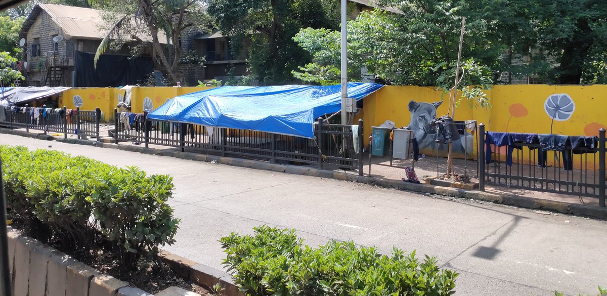 mumbaimatterz's tweet photo. Thank You @mybmc

🔴First footpath was done in Stamped Concrete 

🔴 Later The walls had a nice coat of paint, followed by beautiful murals.

🔴 Then came the Metal Barricades

🔴 Finally the Squatters were invited.

Here is the Complete Picture.

In case you are wondering about the location... It's under @mybmcwardGN Opp Matunga Railway Workshop, Kataria Marg.