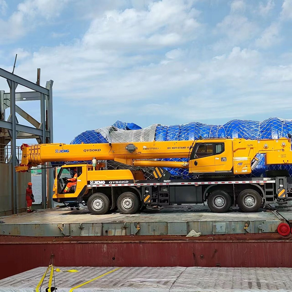 NicoleC24419658's tweet image. 3 Untis XCMG 50Ton Truck Crane QY50KD To Client