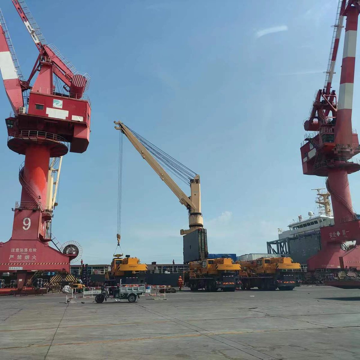 NicoleC24419658's tweet image. 3 Untis XCMG 50Ton Truck Crane QY50KD To Client