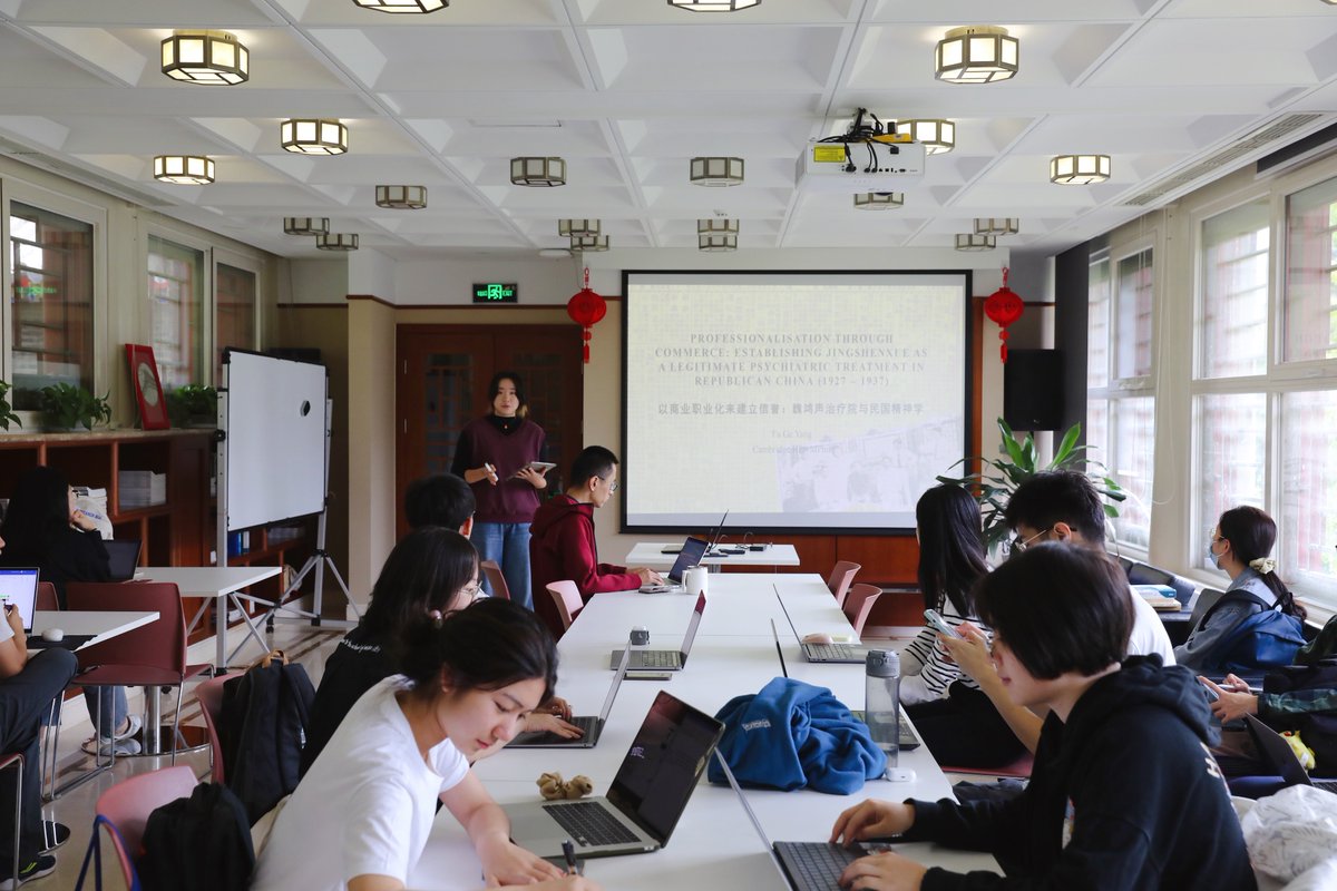FuGeYang's tweet photo. Just received some photos from yesterday’s presentation! It was an incredible experience sharing my past year of research as well as what I found this month to everyone who came! I loved the dynamic of the Q&amp;A sections, being able to discuss in more depth about the topic! https://t.co/6kUyRroPHJ