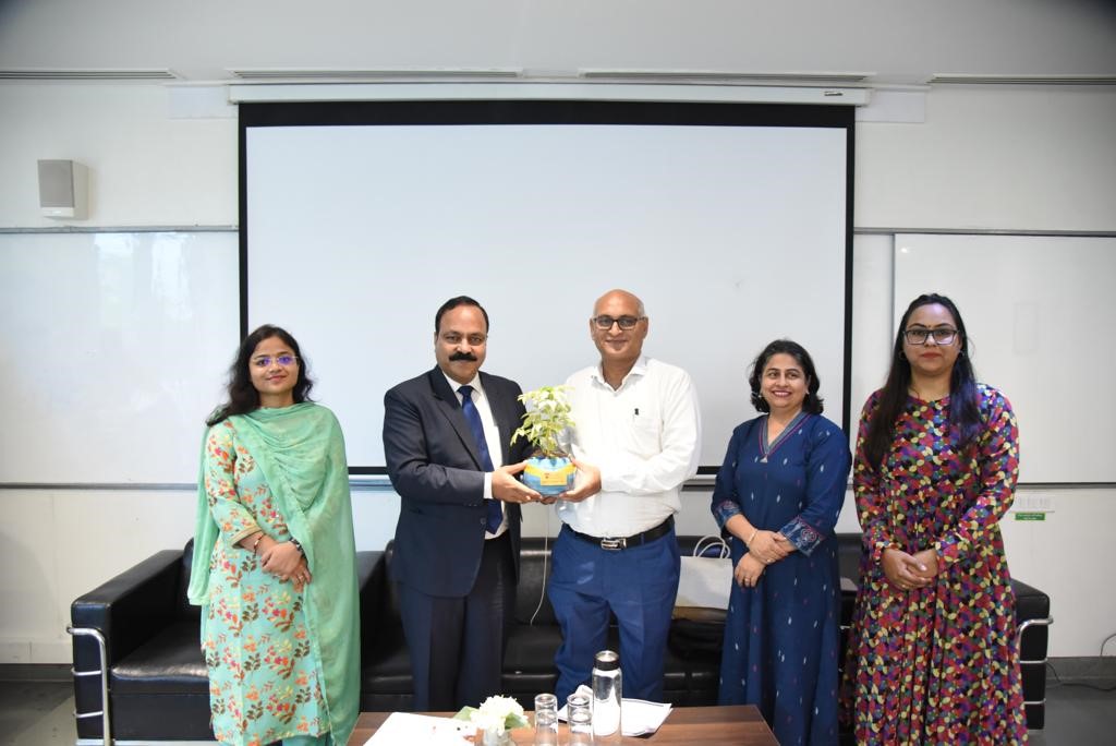 CCI_India's tweet photo. Shri Pankaj Kumar, Joint Director, CCI, delivered a lecture on Competition Law at Bennett University, Greater Noida on 25.09.2023. This furthers the goal of Competition Advocacy with academia.

#CCI https://t.co/yJkggyn31O