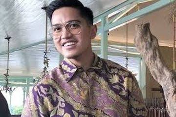 SEKALI LAGI TENTANG KAESANG 

Beberapa hari setelah bergabung dengan Partai Solidaritas Indonesia (PSI), Kaesang didaulat menjadi ketua umum. Ini adalah keputusan yang relatif sangat cepat. Salah satu reaksi yang banyak datang setelah itu adalah menganggap pengangkatan Kaesang