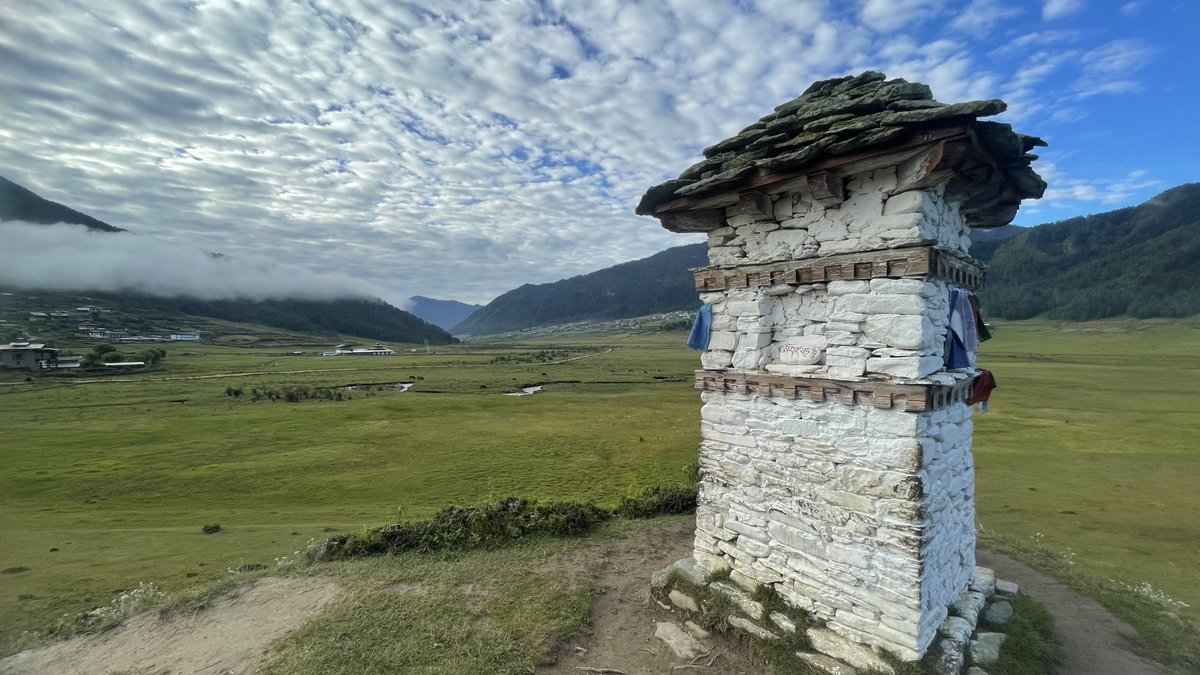 CRRinzin's tweet photo. #Phobjikha #Bhutan. https://t.co/TfHxz2IsW8