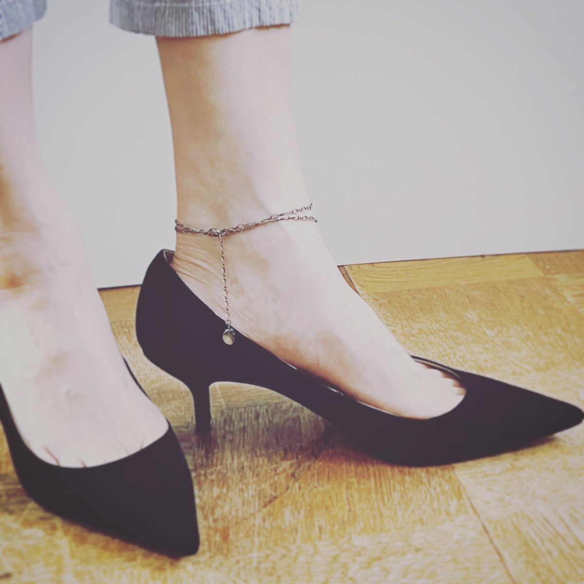 TAMARUSAN_en's tweet image. Heart-shaped charm anklets that sway gracefully are now on sale! Add a touch of romance to your style. ✨
#AnkletSale
#HeartAccessory
#Romantic
#SaleAlert
#FashionAccessories
#AnkletStyle
#GreatDeal
#JewelrySale
#FashionStyle
