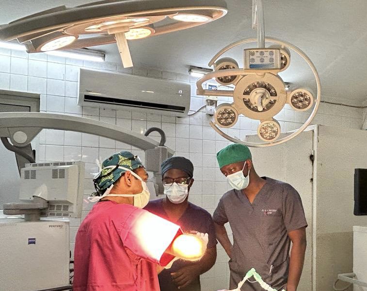 Sam Muquit tweet media