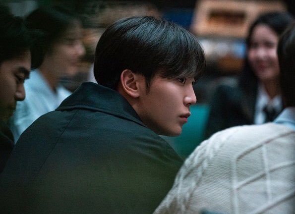 kwanranghaes's tweet photo. seungkwan shouldve kept the jet black hair longer is my opinion for today https://t.co/fuCznlTElM