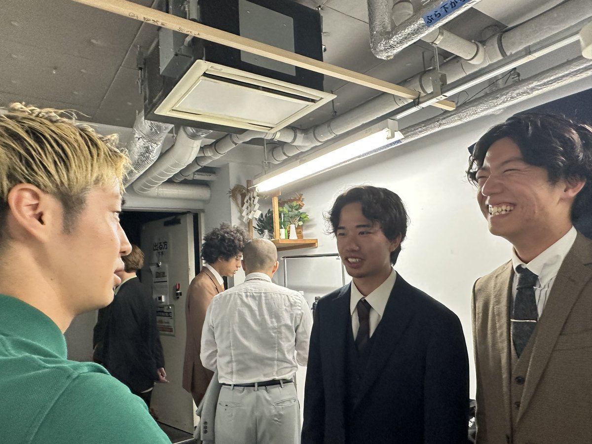 nsctokyo's tweet photo. 『RUSH#11』公演終演いたしました💫
💖㊗️満員御礼㊗️💖
ご来場・配信でのご視聴
誠にありがとうございました🌟
3公演目もよろしくお願いいたします!
#シブいベロア #とかげ #アミダライン #かんぱら #Candy2 https://t.co/Ddx55Rb3r1