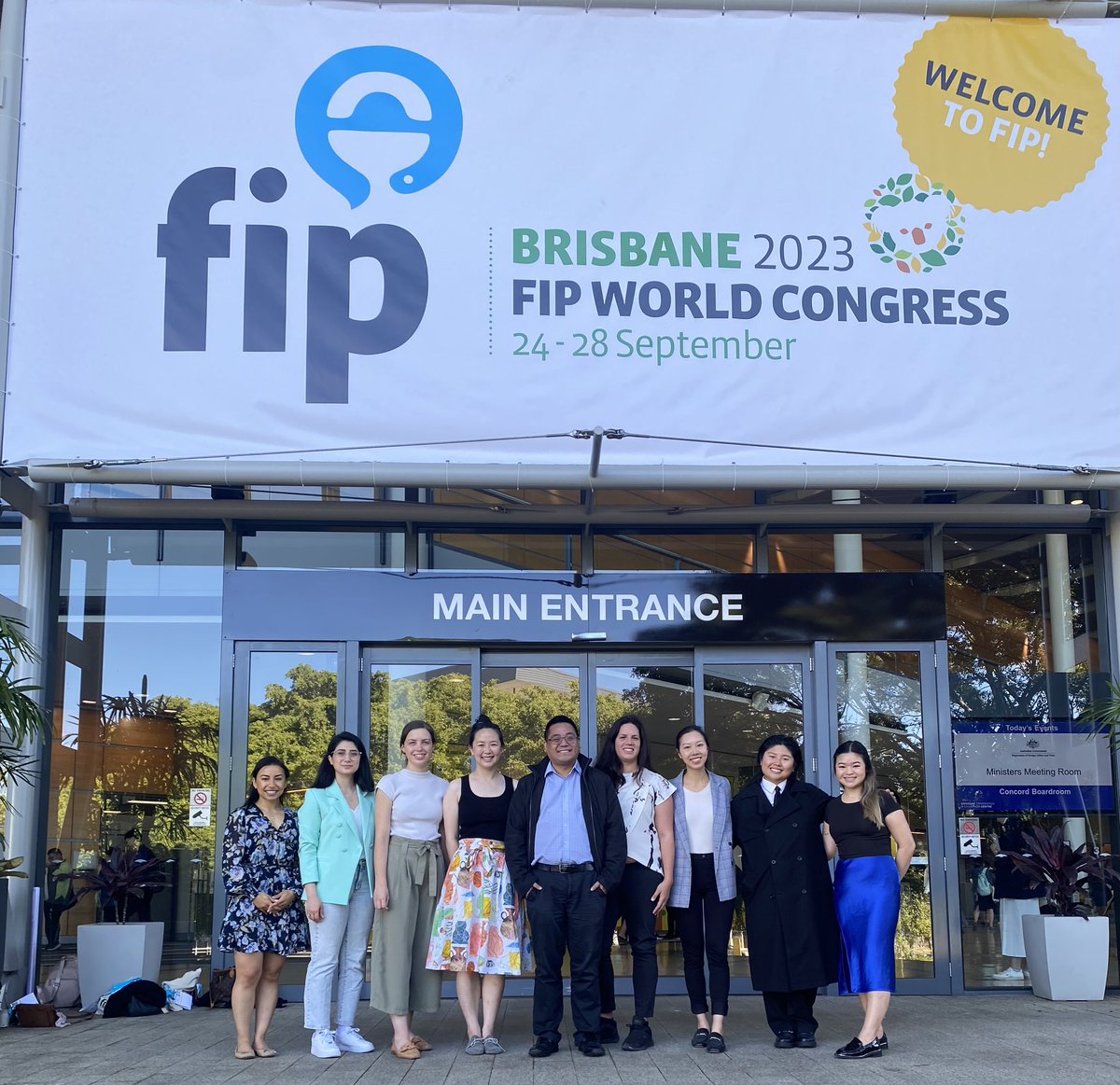 I’m lucky to work with these amazing #pharmacists in my #research group. Lots of exciting work being presented by them all #FIP2023 #FIPCongress in Brisbane. <a href="/FIP_org/">FIP</a> <a href="/Sydney_Uni/">University of Sydney</a> <a href="/ShaniaLiu_/">Shania Liu</a> <a href="/cindasaur90/">Cindy</a> <a href="/trendilite/">Fiona Doukas 👩‍🔬💊</a> <a href="/AndMacUSyd/">Andrew McLachlan</a>