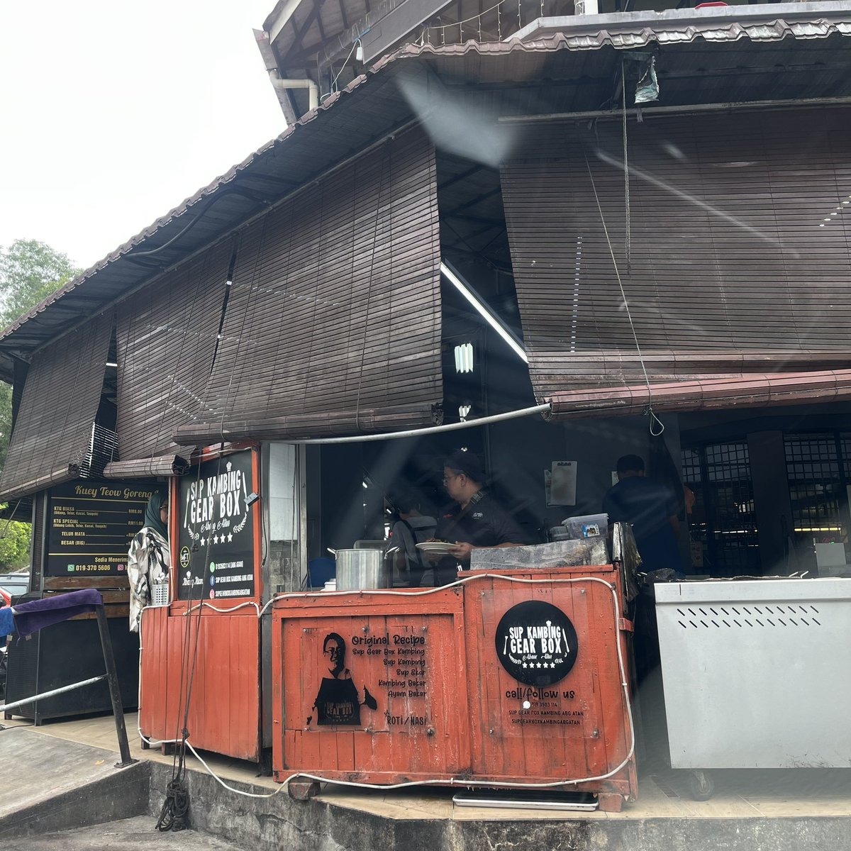 magmalaya's tweet photo. Brother ni punya portion kambing banyak juga dia kasi. 🤙🏽

Bukit Jelutong. https://t.co/WorcmmiTDB