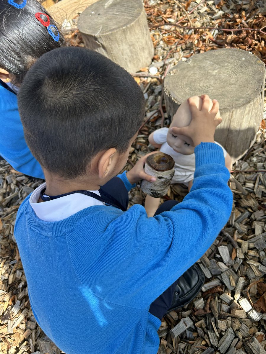 eyfsarkvic's tweet photo. This week, we are focusing on “All About Me” in topic. We compared similarities and differences of what we were like as a baby to how we are now. We had a few small guests visit us so we decided to make some baby food for them! #eyfs #teamarkvic #outdoors #cp #muddykitchen https://t.co/Jxho2lg3dY