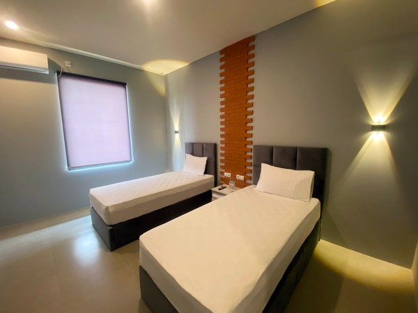 detikTravel's tweet photo. detikers, jika kamu ingin melakukan perjalanan darat atau roadtrip jangan lupa untuk menginap di hotel transit, yaitu Hotel Swiss-Belexpress yang berada di rest area km 166 Cipali. Begini potretnya! ✨
>> https://t.co/a7Rnbbe4gN
#Hoteltransit #Cipali #detiktravel https://t.co/xuJcWpZD7I