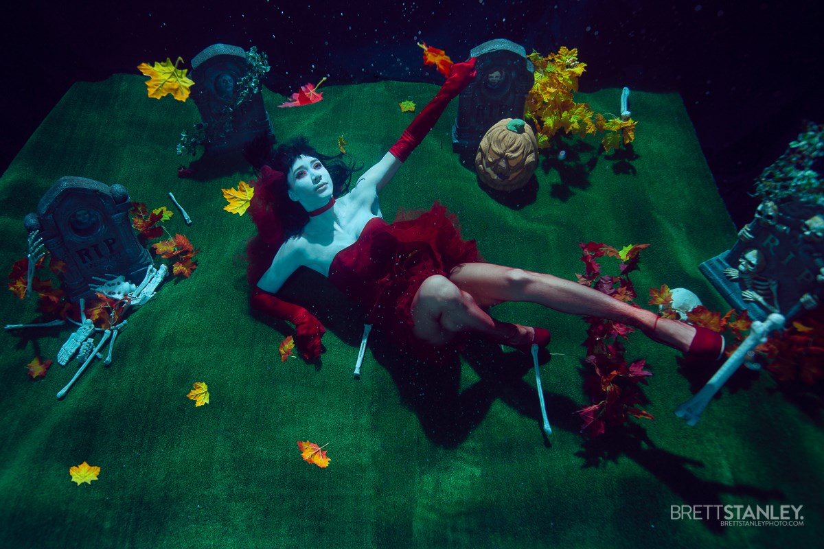 artbychromium's tweet image. Beetlejuice Halloween Makeup for Underwater Photoshoot💧 Enhance your photos with vibrant bodypaint colors that won't wash away. 
📸 @brettsphoto
bodyart @artbychromium 

#bodypaint #makeup #waterproofmakeup #underwaterphotoshoots #underwater #underwaterphotography