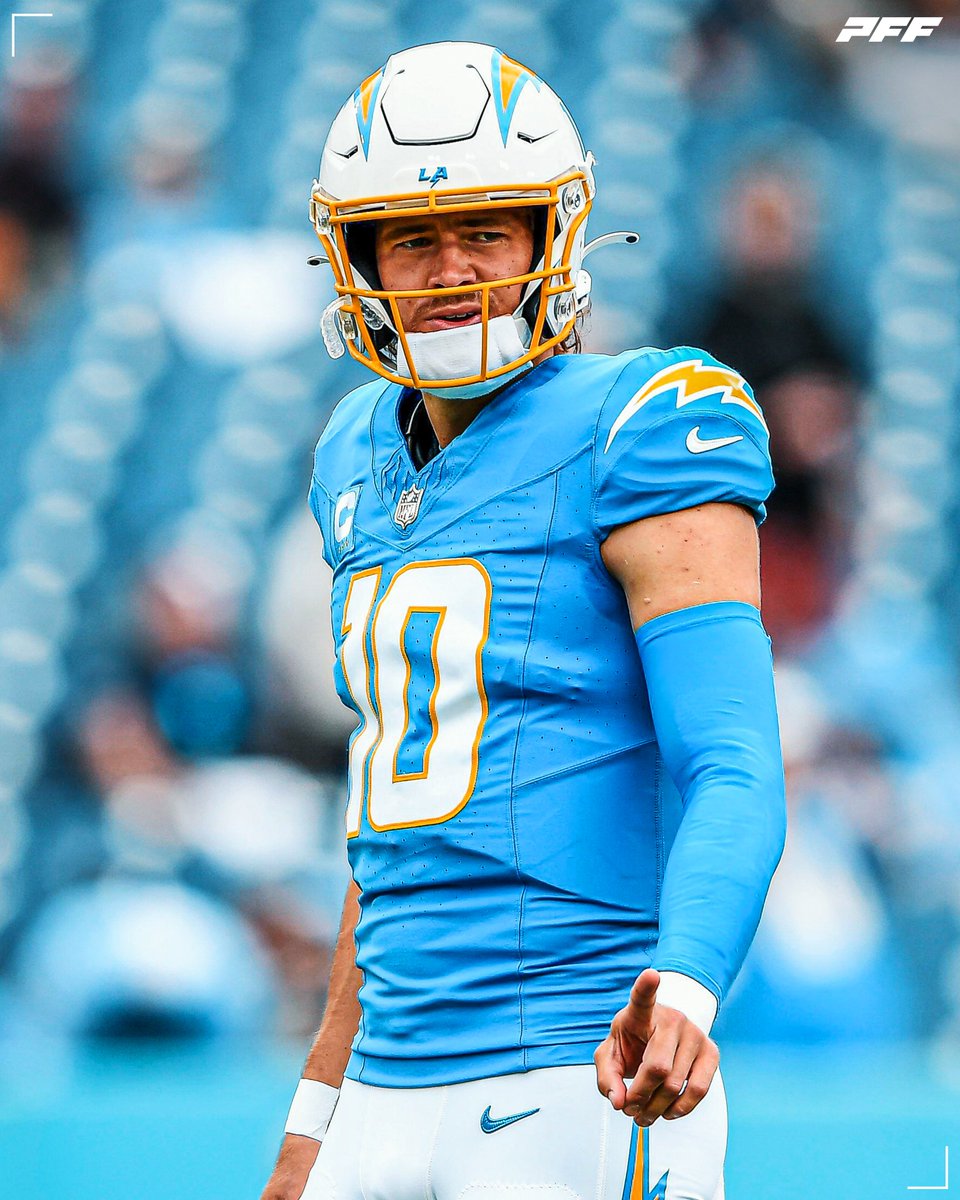 The only QB without a turnover this season

Justin Herbert ⚡