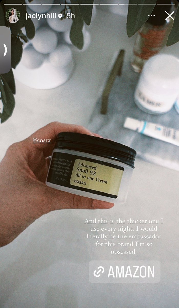 PrincessTea17's tweet image. Jaclyn Shill begging to be a brand “embassador” 💀 on Instagram. Girl…