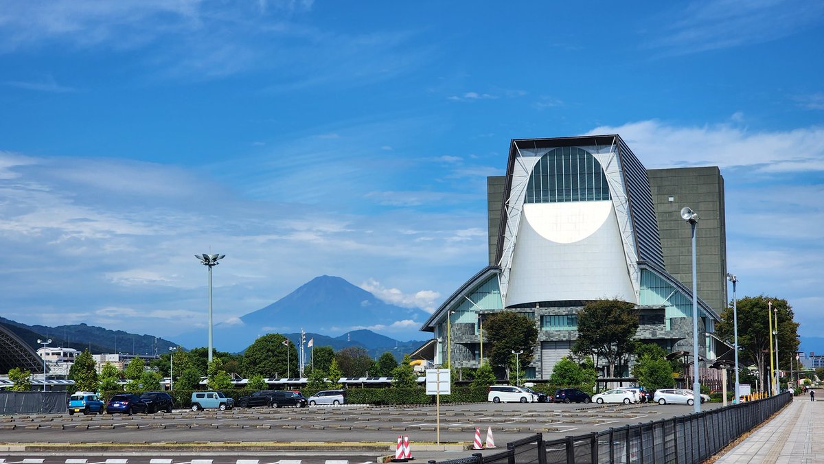 AlixHarlington's tweet photo. What an amazing view of Mt Fuji and the GRANSHIP conference hall here at #ICCP450/JSSX in Shizuoka!  Lots of #P450 science to hear about. @aleciagee_ https://t.co/LDR8craPgZ