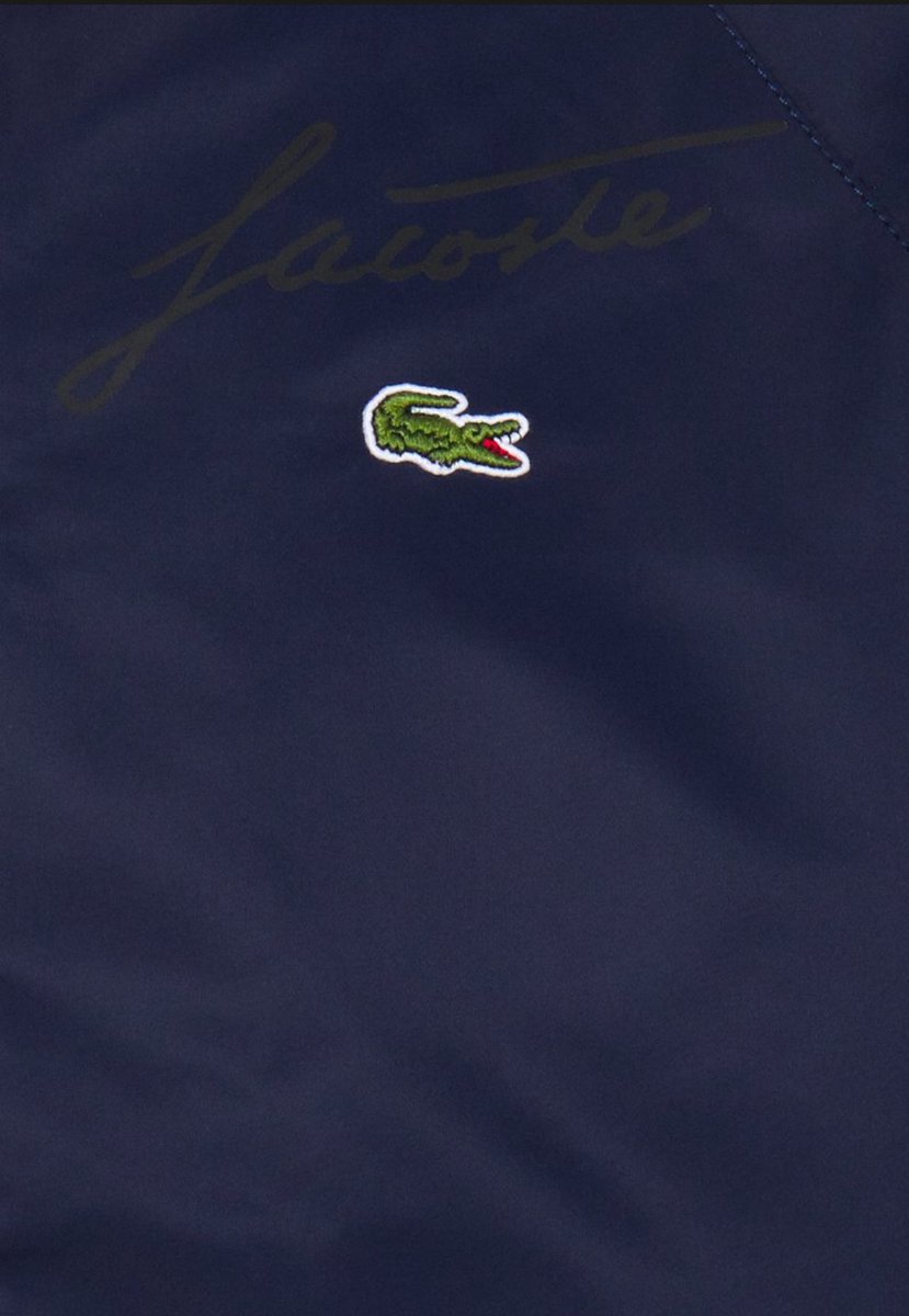 LesBonsPlansCOM's tweet photo. 🚨Alerte Bon Plan‼️

La veste Lacoste 🐊 Bleu marine passe à 92€ au lieu de 230€

Lien 👀: https://t.co/mBNzyeERrn https://t.co/duBsjbdE9r