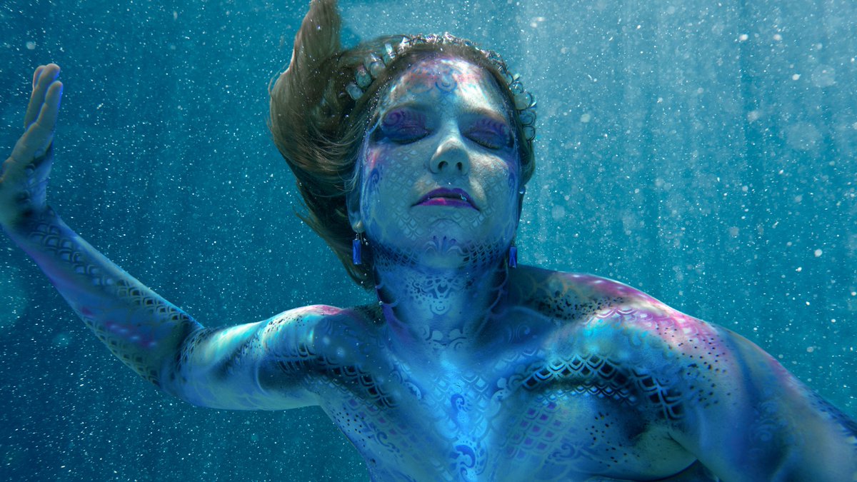 artbychromium's tweet image. Ready to explore the depths of your imagination &amp;amp; stunning underwater body painting?🧜‍♀️🎨Dive in with confidence knowing your mermaid skin won't fade underwater. #bodypaint #makeup #waterproofmakeup #underwater#underwaterphotography #underwaterphotoshoots📸&amp;amp; Bodyart @artbychromium