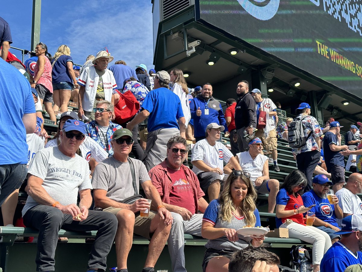 TR1N1TY3's tweet photo. A few more photos from Sunday’s last #Cubs’ home game of the regular season. So many great people and so much fun as always. #GoCubsGo #FlytheW #LFBleachers 💙🤍❤️ https://t.co/gqWnMUxCAf