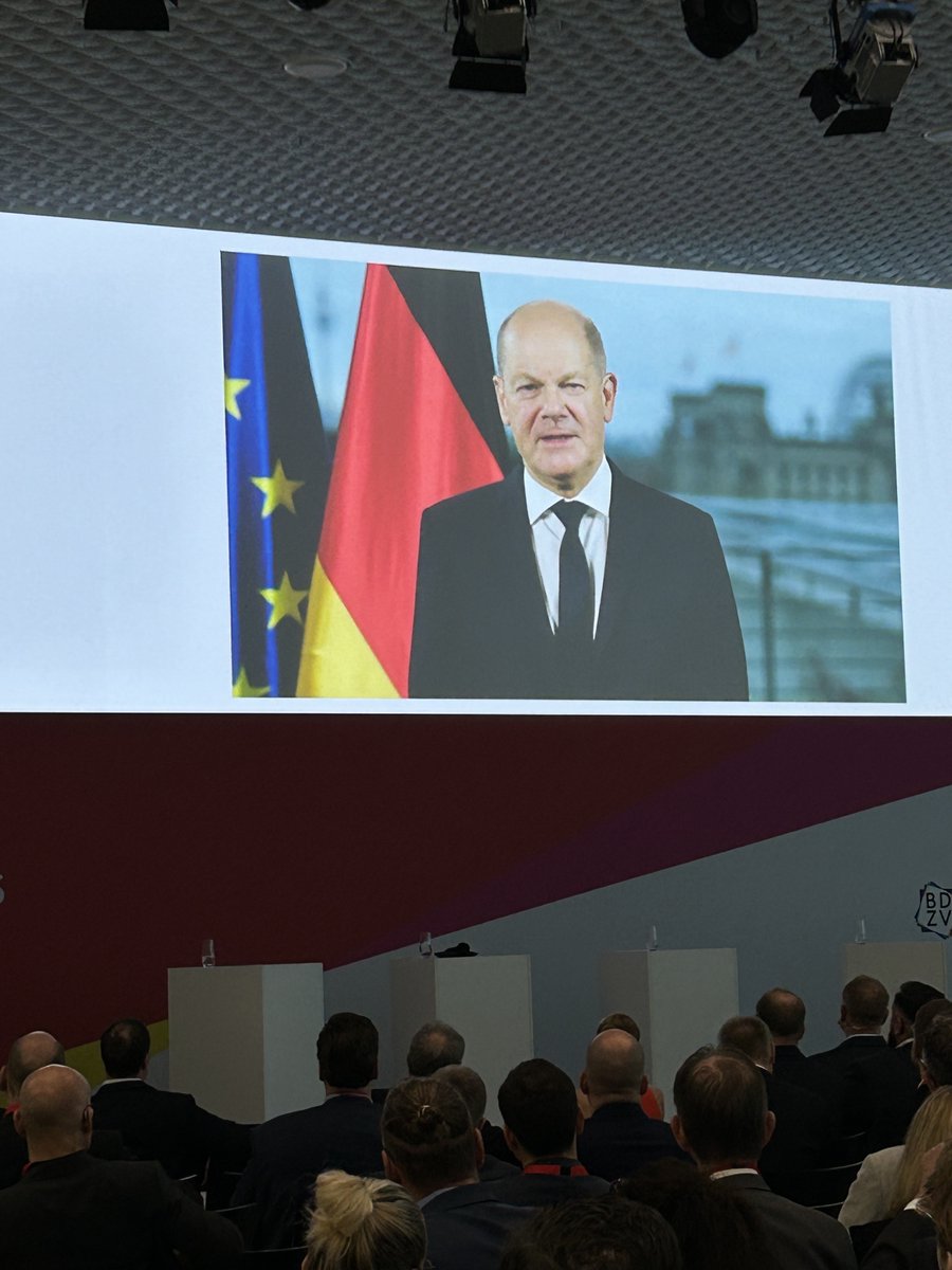 BDZV (@bdzvpresse) on Twitter photo In seiner Videobotschaft bekennt sich <a href="/Bundeskanzler/">Bundeskanzler Friedrich Merz</a> Olaf Scholz als leidenschaftlicher Zeitungsleser. „Kaum eine Branche genießt solche Aufmerksamkeit des Bundeskanzlers wie ihre“, sagt er. Er wisse, dass die Rahmenbedingungen für eine unabhängige Presse stimmen müssen #bdzv23 In seiner Videobotschaft bekennt sich <a href="/Bundeskanzler/">Bundeskanzler Friedrich Merz</a> Olaf Scholz als leidenschaftlicher Zeitungsleser. „Kaum eine Branche genießt solche Aufmerksamkeit des Bundeskanzlers wie ihre“, sagt er. Er wisse, dass die Rahmenbedingungen für eine unabhängige Presse stimmen müssen #bdzv23