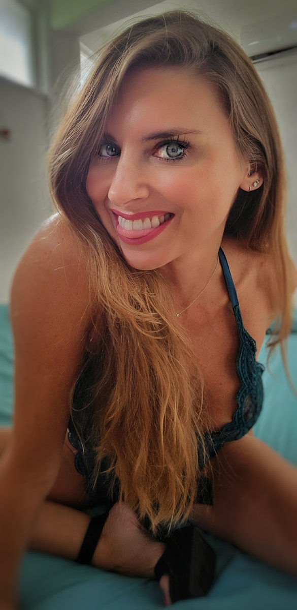 spunkynova's tweet photo. Sweet &amp; petite...try it, you'll like it

#spunkynova #sexyeyes #naughty #nice #mischievious #fun #sweet https://t.co/cGCrb53LhE