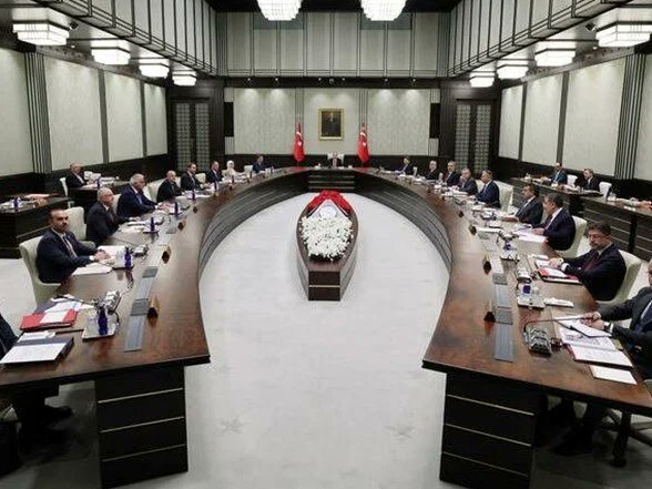 ankarakulisi06's tweet photo. Kabine Toplantısı sonrası Sn Cumhurbaşkanım Erdoğan dan hayırlı açıklamalar bekleniyor inşallah https://t.co/0CdwErg0cA