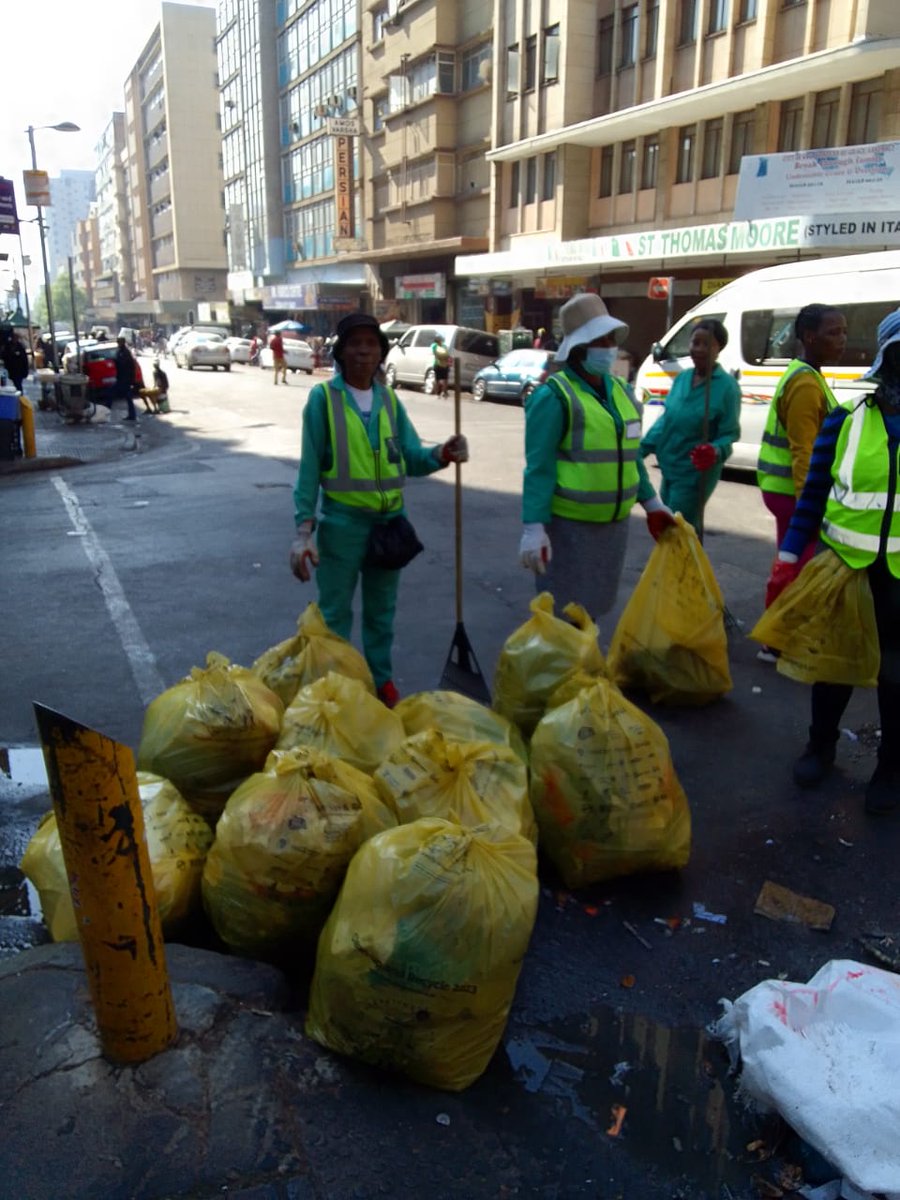 SEF Participants are hard at work for Round 2 of the project, across the inner-city of Johannesburg. This team continues its focus on street sweeping and litter picking.
#SocialEmploymentFund #PresidentailEmploymentStimulus #SEF #JICP #JICSEP #Empoweringlives #workforcommongood