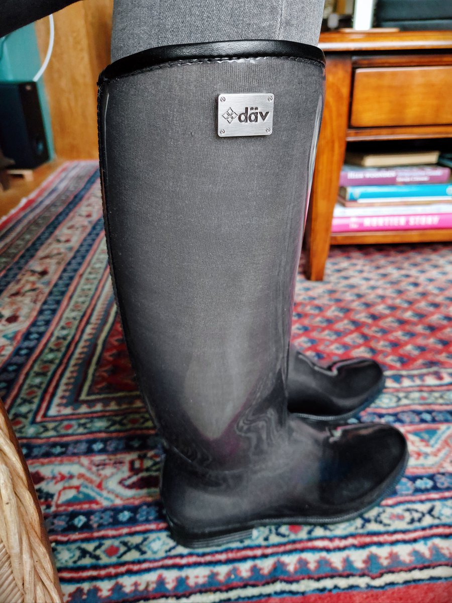 Welliesare4men2's tweet image. I have the &quot;Däv&quot; brand of boots also in grey. They look very Chique! 🕴️‍♂️

#Däv #Boots #Wellies #Tall #Rare #Awesome #Stunning #Standout #BeSeen #DareToBeDifferent