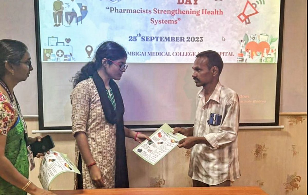 Mgr_Pharma's tweet photo. #DrMGRERI #Faculty_of_Pharmacy
#World_Pharmacist_Day celebration✨
.
.
.
#cakecutting#pharmacist_oath_ceremony#phamplets_distrubution#patient_counseling
#mgreri_thanks_for_support
#Follow_us @mgr_pharma
Keep_supporting... https://t.co/eqeIuJUl0r
