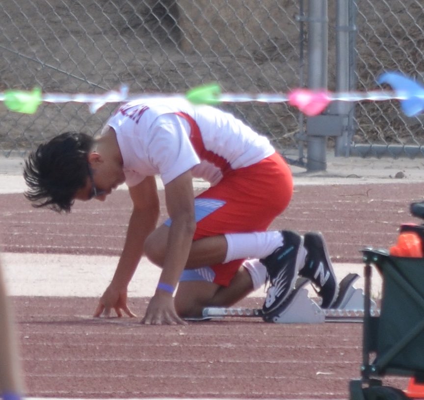 RomeoLyricLujan's tweet photo. Track&amp;Field 2023 #freshmanyear
#classof2026 #trackandfield #LasVegas #400m https://t.co/qjKl1b9sWl