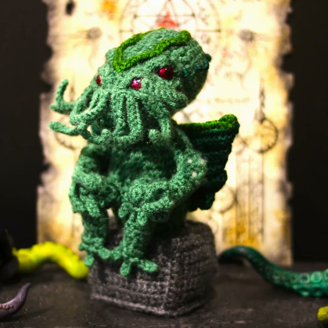 preHalloweenMarket tweet media