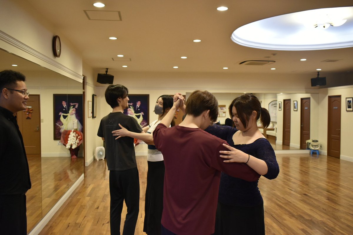 先日、初のヤングコースが開講されました！🎉😆🎶✨
参加してくださった皆さんありがとうございました

次回9/30の予定でしたが、諸事情のため延期になります

#熊本 #社交ダンス #競技ダンス
#初心者 #ヤングコース