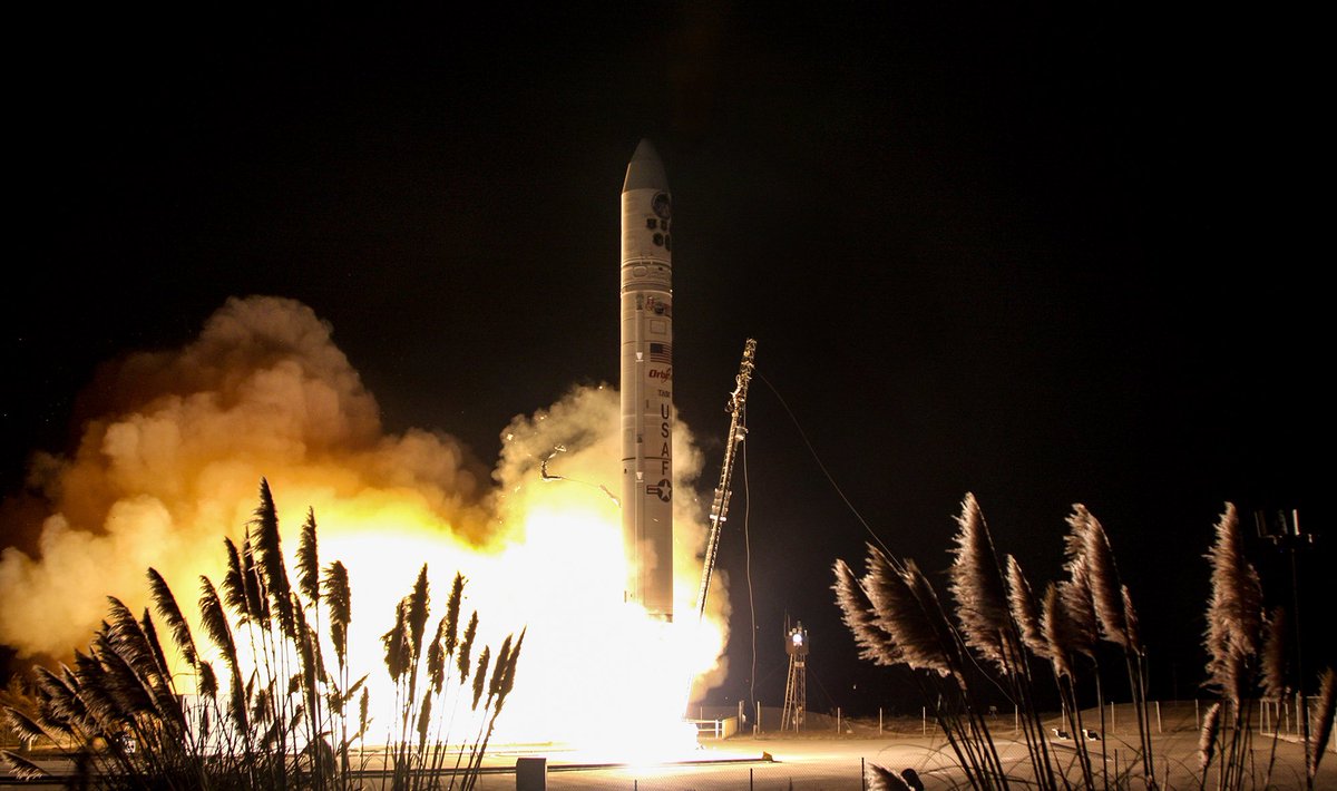 billmeco's tweet photo. #OTD 13 years ago a #NorthrupGrumman (#OrbitalSciences) #MinotaurIV #launched #SBSS from #SLC8 #vsfb https://t.co/cBeq2jVVSH https://t.co/DCVgFkJsEr