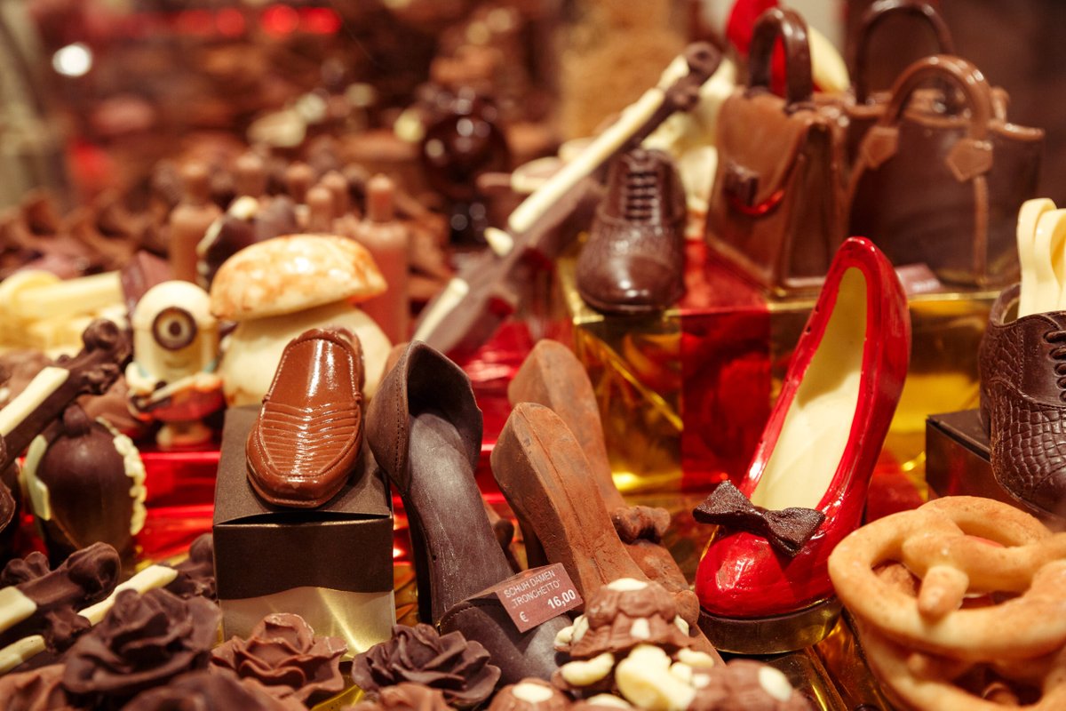 euro_tour's tweet photo. 🇩🇪テュービンゲン『チョコレート・フェスティバル 2023🍫✨』12/5~10 国際的なトップ・チョコレートメーカー100社が、絵のように美しい旧市街で、カカオ豆を称えます♪ #Schokoladenfestival #chocolART
👉https://t.co/zvPpPOXWjs
➡ドイツのホテル:https://t.co/IeXBp7Do9H https://t.co/WKM3djES2h