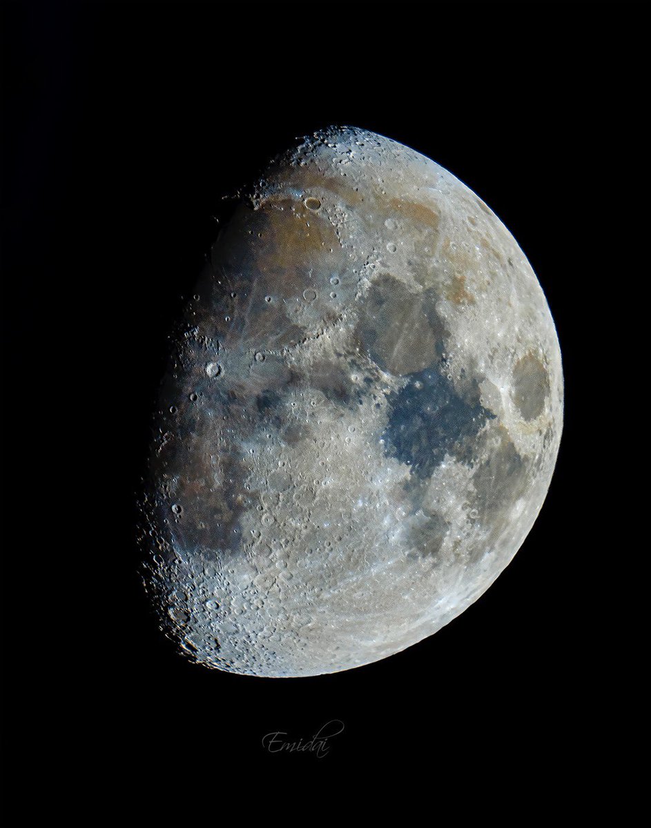Emidaiphoto's tweet photo. Luna creciente 24/09 📷  Luna mineral detalles 🌓 #lunacreciente #Moon #focalgrande  #astrofotografia  #canon #celestron   #coloresdelaluna #emidai #Tenerife  📷🔭 https://t.co/yFKw5gpsd8