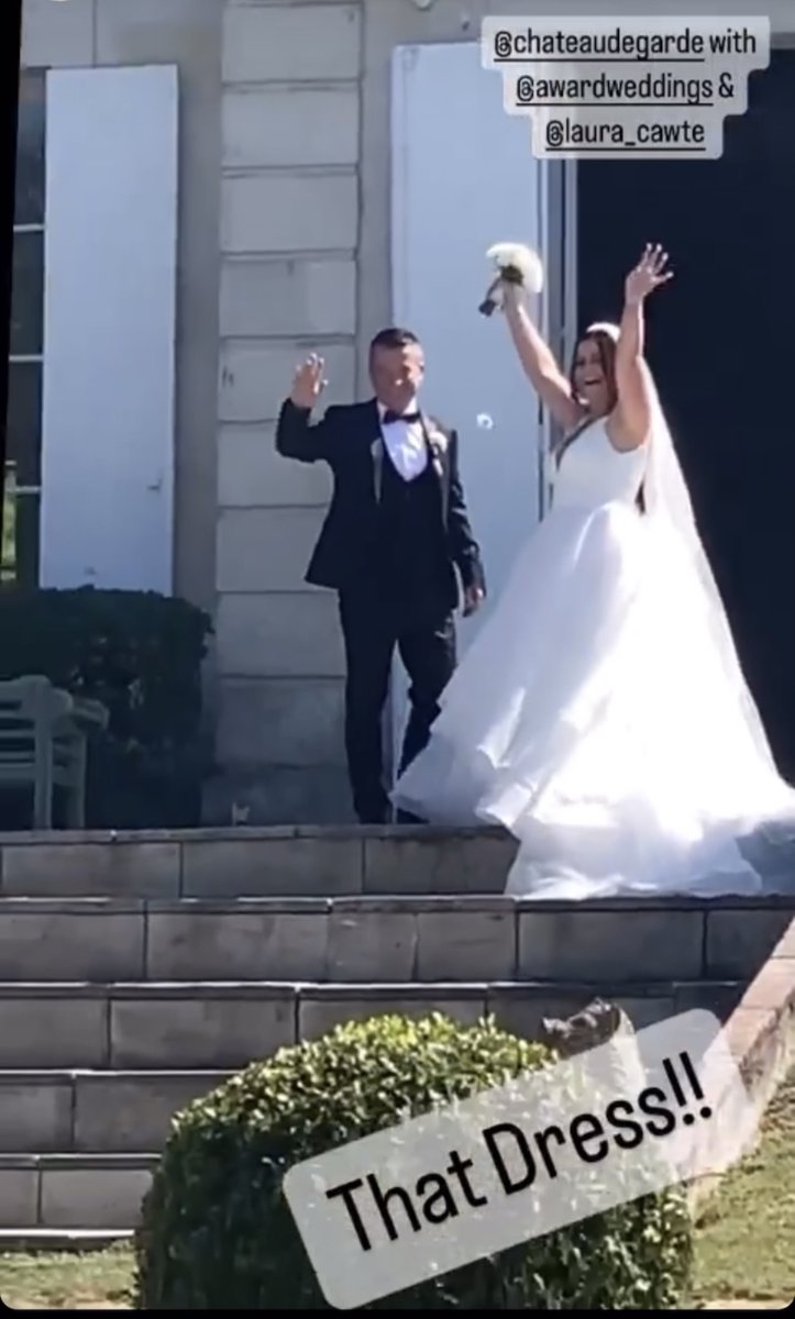 CelebrantSandie's tweet photo. « I just wanted to thank you for being our celebrant. You brought such a wonderful energy to our day.I felt like I knew you my entire life! Such a lovely presence to have on our special day
If I was doing it again tomorrow, I’d pick you over and over! Thank you x 
Georgina &amp; Con https://t.co/TZLXxJbqU8