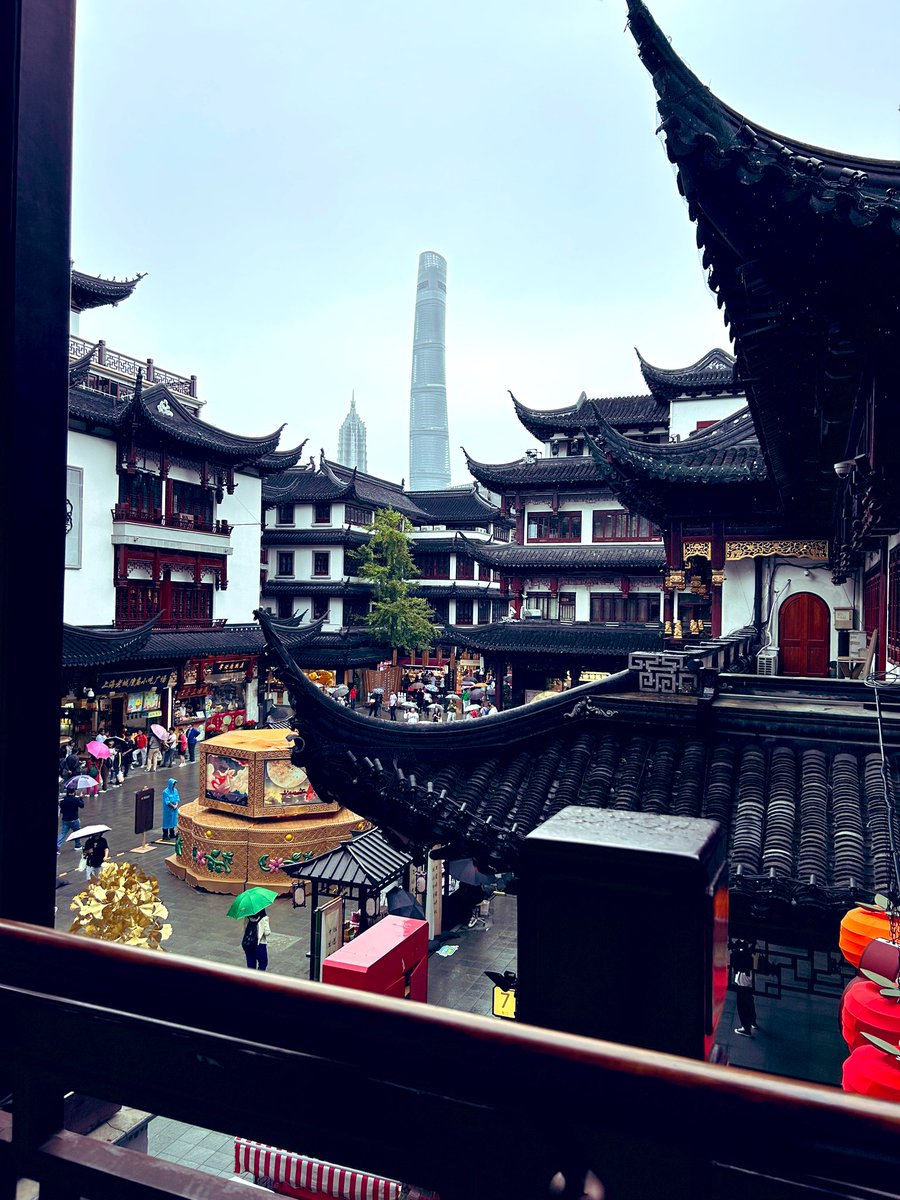 J_L_WTweets's tweet photo. Shanghai Reds. #LTVL 🇨🇳 https://t.co/3akt9NPIQL