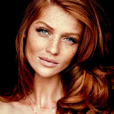 ✨Her eyes have their own vocabulary… and what a beautiful language to learn.✨