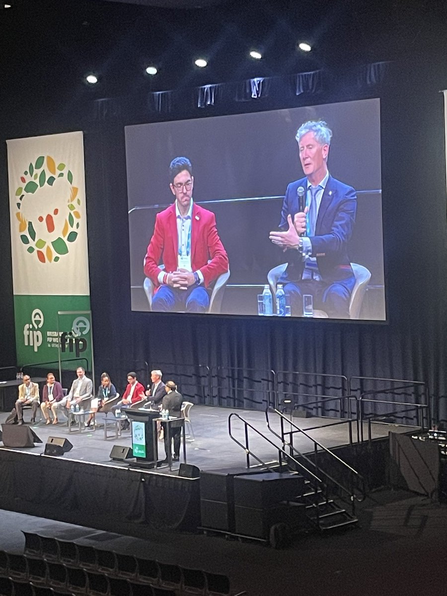 Erin Cooper tweet media