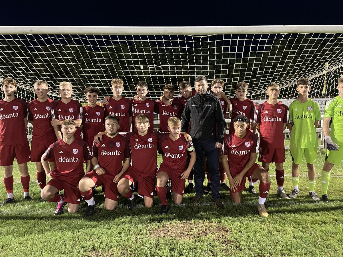 Ely City u18’s would like to thank @DeantaDoorsUK for kindly sponsoring their new tracksuits and match day kit.