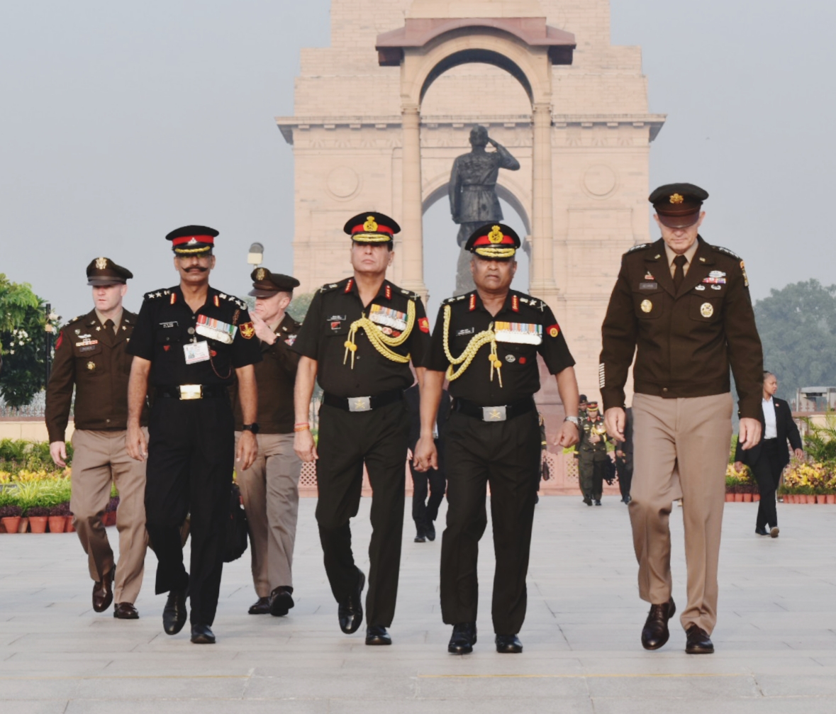 salute2soldier's tweet photo. Chiefs of Armies &amp; Delegates from 30 Countries attending Indo-Pacific Armies Chiefs Conference #IPACC, #IPAMS &amp; #SELF, being co-hosted by #IndianArmy &amp; #US Army, paid homage to #Indian Bravehearts at #NationalWarMemorial in a solemn wreath-laying ceremony. https://t.co/Tl8IoNCPC2